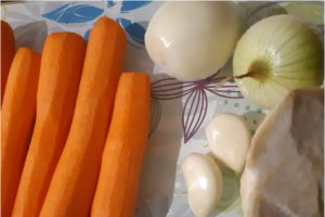 Mancare de mazare cu morcovi