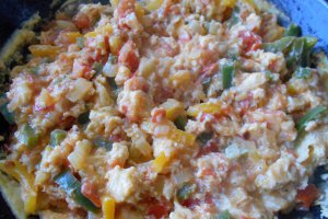Aperitiv omleta turceasca (Menemen)