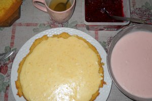 Desert tort cu crema de sampanie si crema de lamaie
