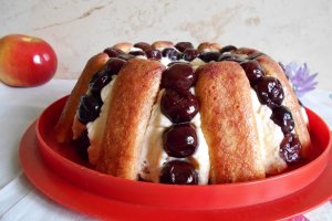 Desert sarlota cu visine