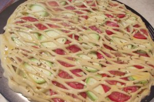 Tarta cu carne tocata, mozzarella si legume