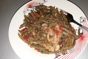 Fasole pastai cu pui si rosii