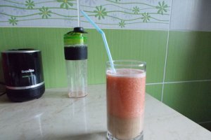 Smoothie de banana si grapefruit