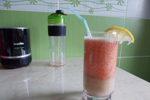 Smoothie de banana si grapefruit