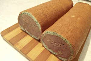 Desert Rulada cu mac si crema de ciocolata