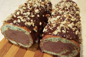 Desert Rulada cu mac si crema de ciocolata