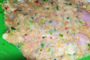Ciorba cu perisoare de curcan, rosii si oregano