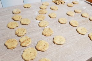 Aperitiv pogaci cu jumeri