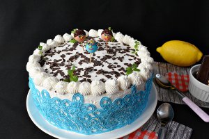 Desert tort cu crema de lamaie, zmeura si ciocolata