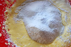 Desert prajitura insiropata cu mere si frisca