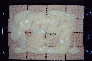 Desert tort de biscuiti cu zmeura