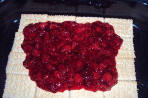 Desert tort de biscuiti cu zmeura