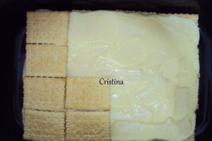 Desert tort de biscuiti cu zmeura