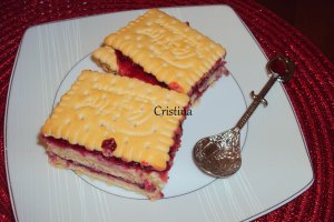 Desert tort de biscuiti cu zmeura