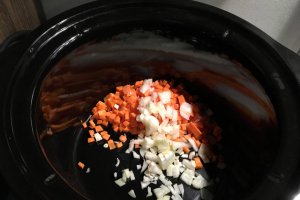 Ciorba din aripi de curcan la slow cooker Crock-Pot