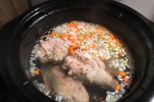 Ciorba din aripi de curcan la slow cooker Crock-Pot