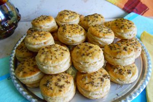 Aperitiv pogacele cu jumari