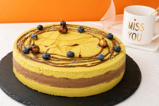Desert tort cu mousse de mango si ciocolata