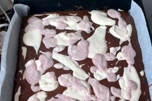 Desert brownie cheesecake