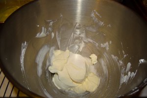 Desert prajitura cu fructe de padure