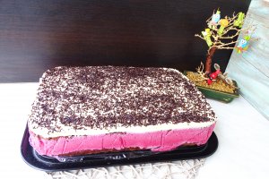 Desert prajitura cu fructe de padure