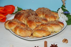 Desert mucenici cu aluat de cozonac