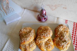 Sfintisori moldovenesti impletiti, din aluat de frupt (de dulce)