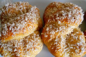 Sfintisori moldovenesti impletiti, din aluat de frupt (de dulce)
