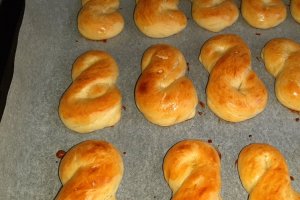 Mucenici cu aluat de cozonac - reteta imbunatatita