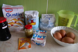 Desert budinca de gris cu visine si jeleu