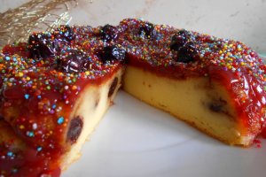 Desert budinca de gris cu visine si jeleu