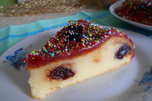 Desert budinca de gris cu visine si jeleu