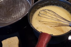Mamaliga cu parmezan, paprika si marar