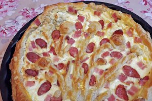 Aperitiv tarta cu branza, bacon si cabanos