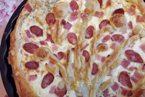 Aperitiv tarta cu branza, bacon si cabanos