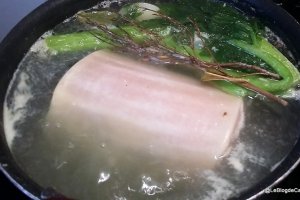 Piept de porc cu fasole boabe