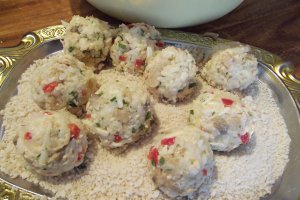Aperitiv chiftele de orez cu piept de pui si cascaval
