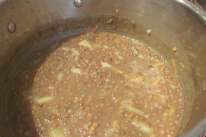 Supa crema de linte cu chimen si boia afumata