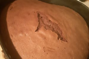 Desert tort aniversar cu fructe de padure si crema de vanilie