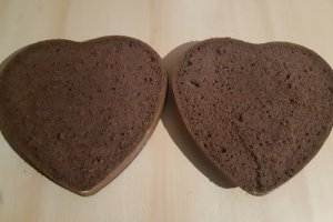 Desert tort aniversar cu fructe de padure si crema de vanilie