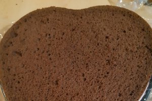 Desert tort aniversar cu fructe de padure si crema de vanilie