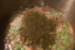 Fusilli cu ciuperci, mazare si rosii