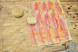 Aperitiv melcisori din foietaj cu bacon si condimente