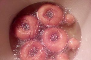 Desert papanasi prajiti cu smantana si dulceata de cirese