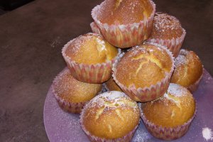 Desert briose cu aroma de lamaie