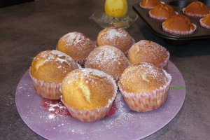 Desert briose cu aroma de lamaie