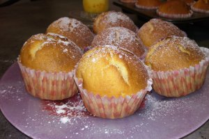 Desert briose cu aroma de lamaie