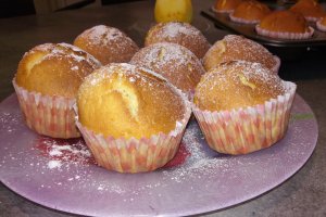 Desert briose cu aroma de lamaie