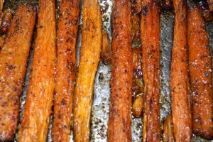Morcovi caramelizati la cuptor