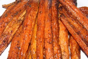 Morcovi caramelizati la cuptor
